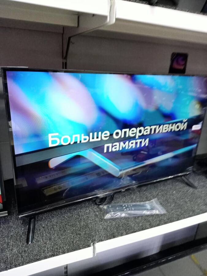 Телевизор RAZZ C32HSS24