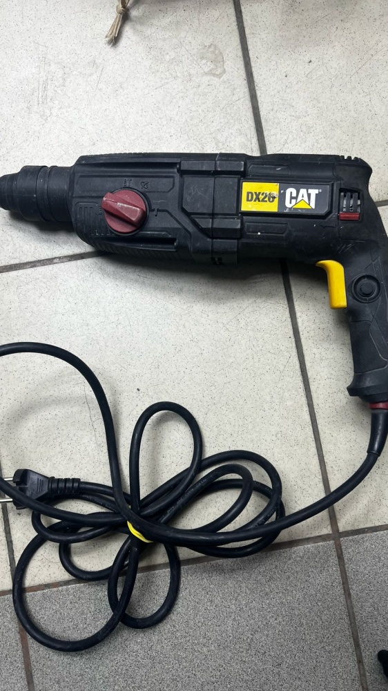 Перфоратор  cat dx26
