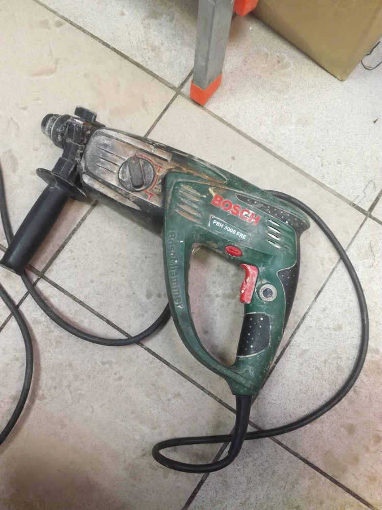 Перфоратор BOSCH PBH3000