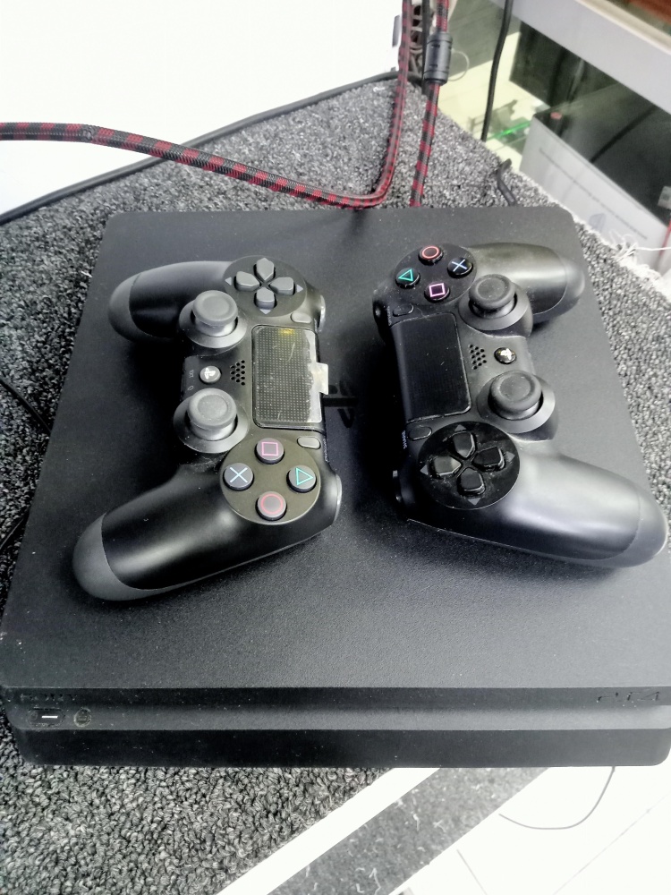 Игровая приставка Sony PlayStation 4 slim 500ГБ