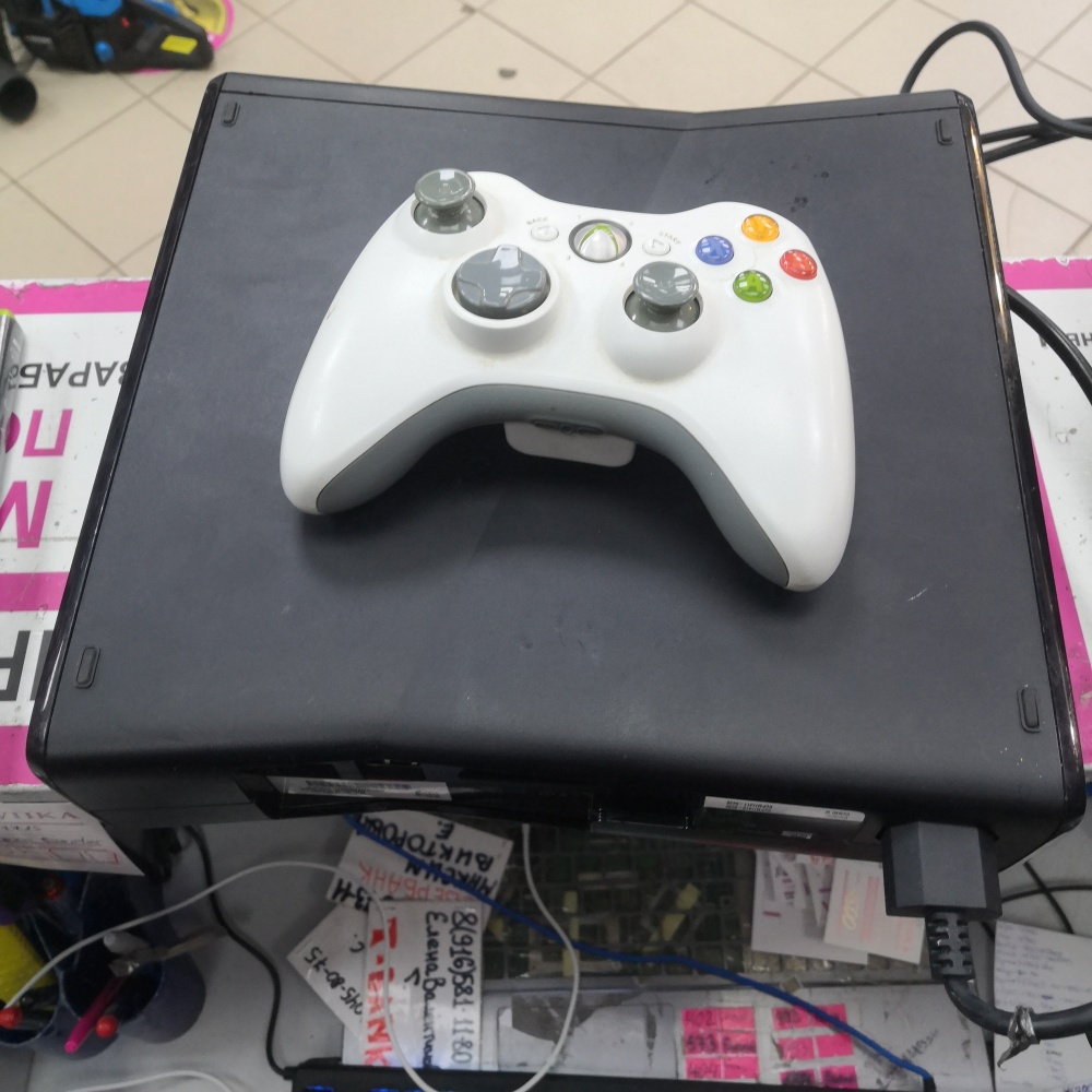 Игровая приставка XBOX 360