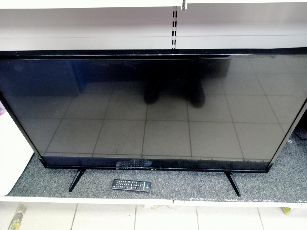 Телевизор LG 43LH570V