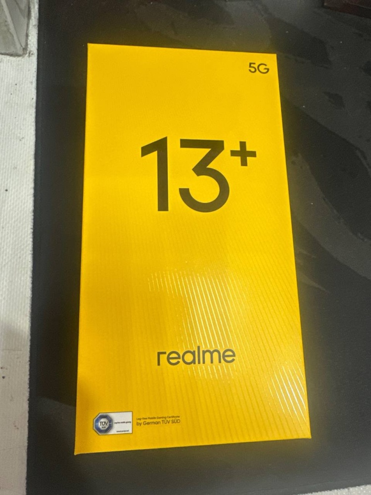 Смартфон Realme 13 плюс 5g  8/256