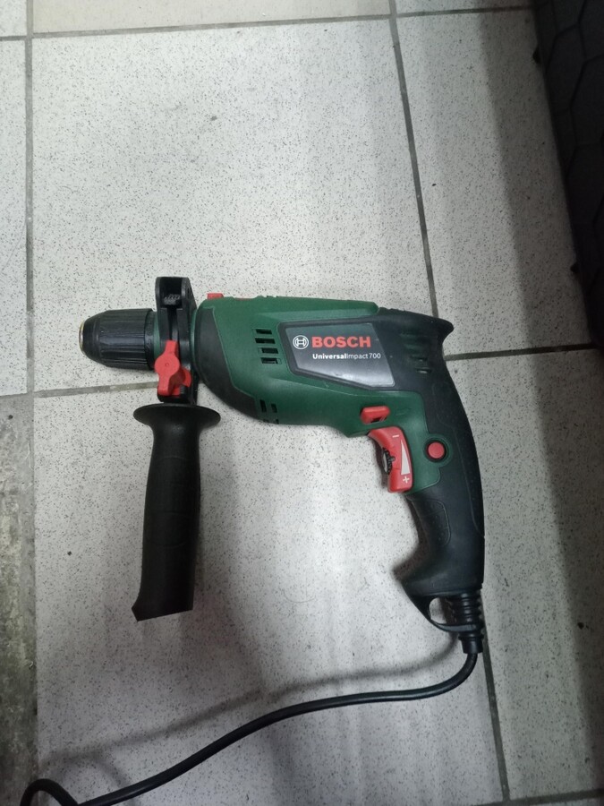 Дрель УДАРНАЯ BOSCH UNIVERSALIMACT 700