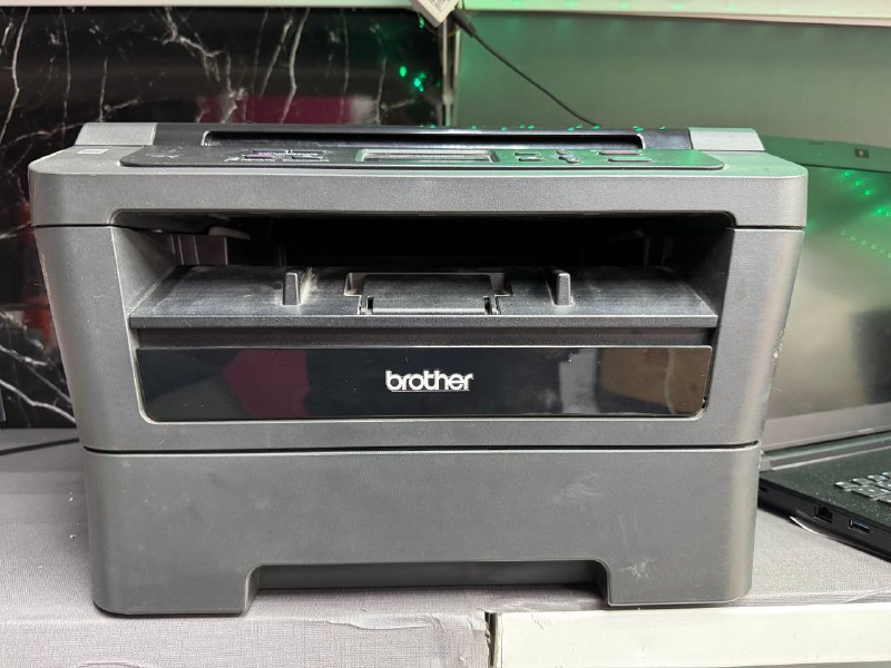 МФУ Brother dcp-7070wr