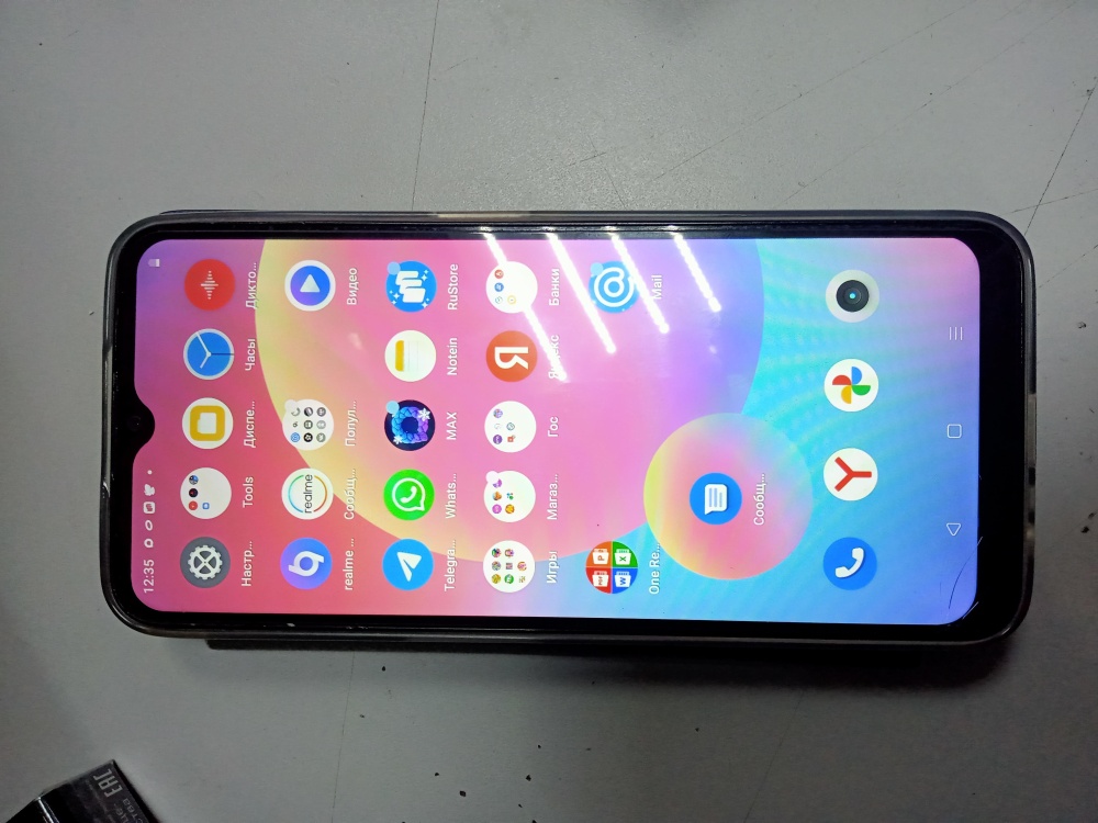 Смартфон Realme C31