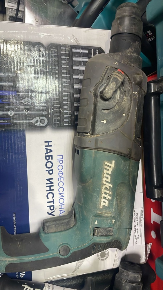 Перфоратор Makita HR 2470