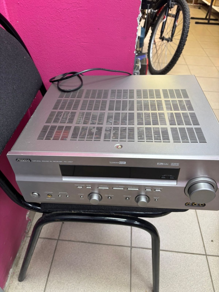 Усилитель AV Ресивер YAMAHA RX-V557