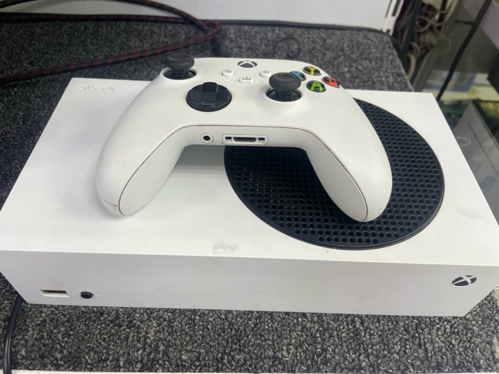 Игровая приставка XBOX Series S