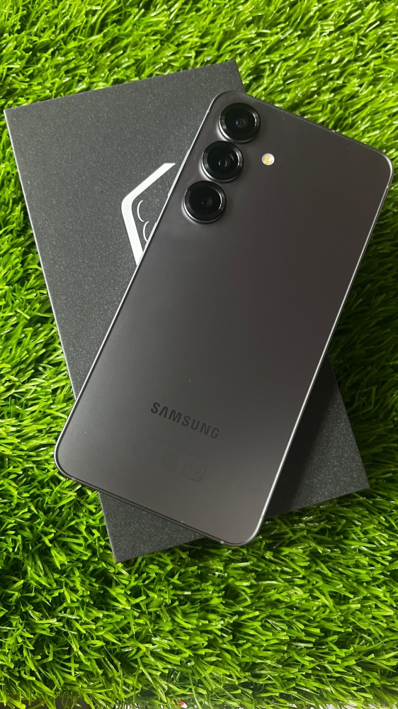 Смартфон Samsung S25 12/128
